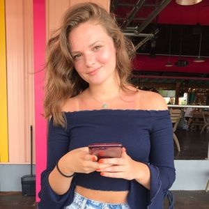 Meet your Posher, Alivia